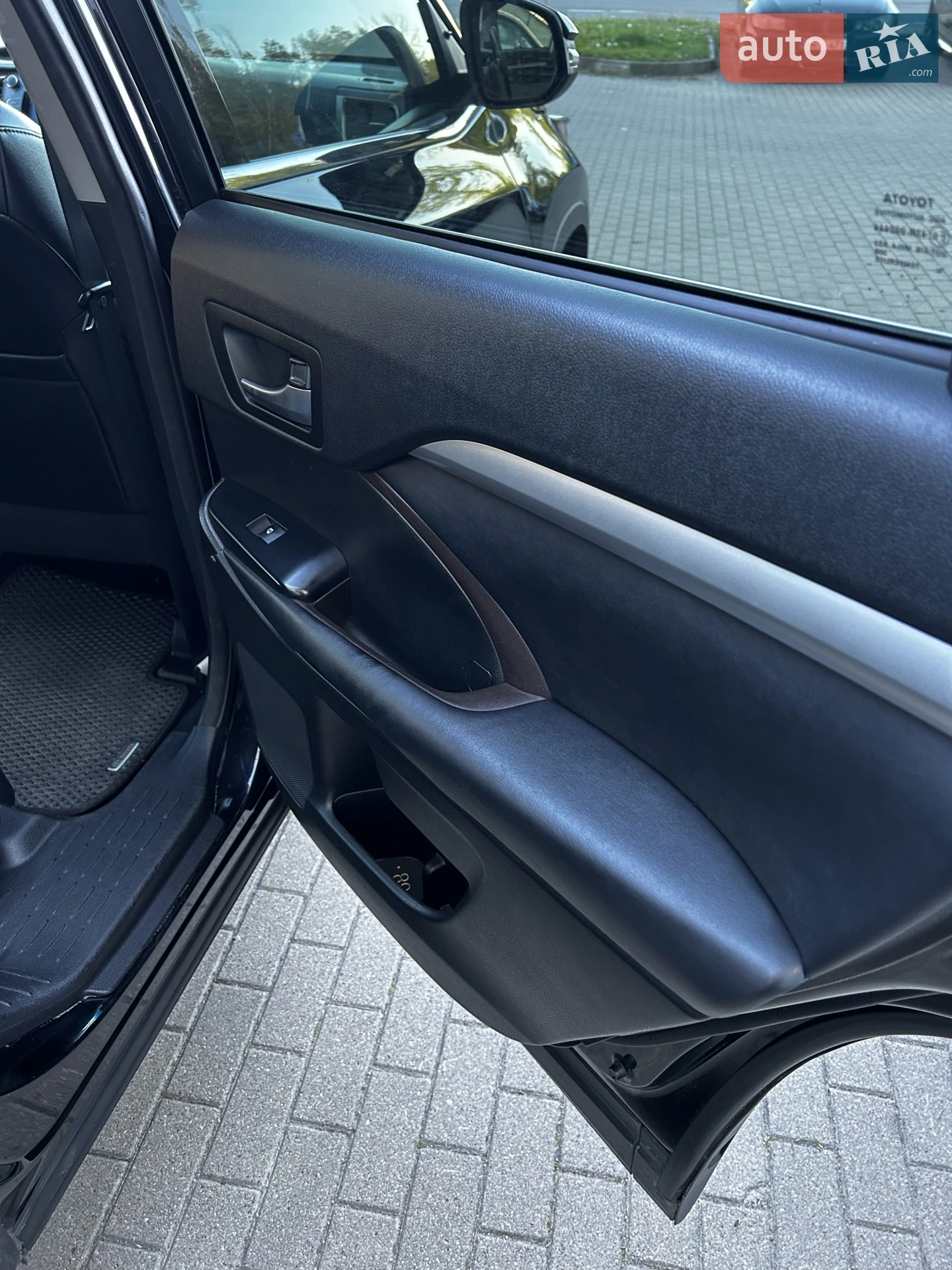 2017 Toyota Highlander - мініатюра 9
