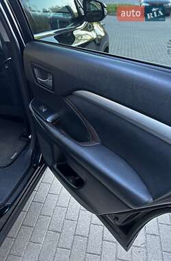 Внедорожник / Кроссовер Toyota Highlander 2017 в 