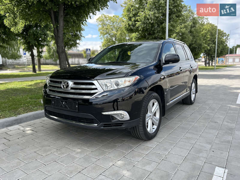 Позашляховик / Кросовер Toyota Highlander 2012 в 