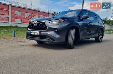Позашляховик / Кросовер Toyota Highlander 2020 в Києві