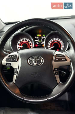 Позашляховик / Кросовер Toyota Highlander 2012 в 