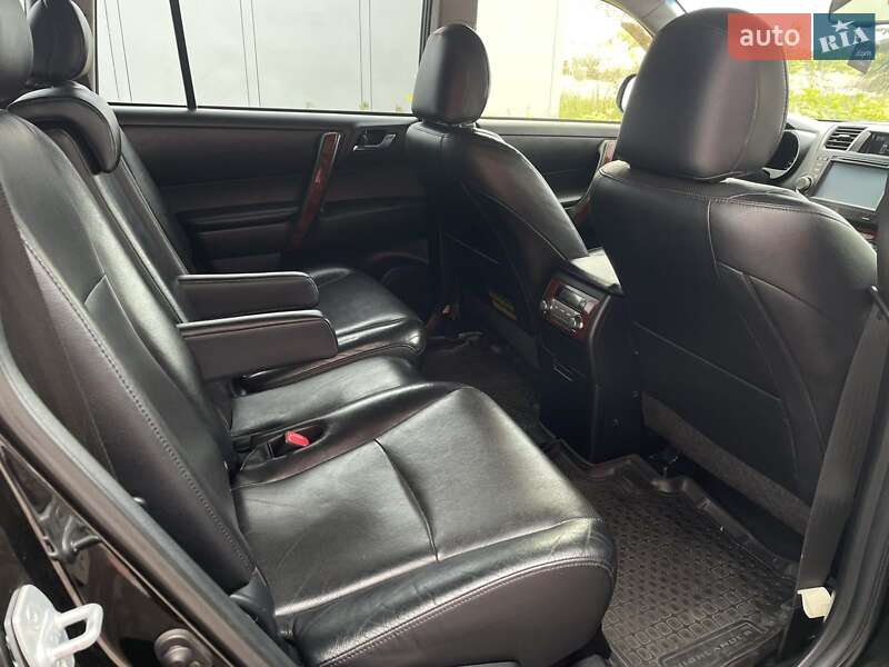 Внедорожник / Кроссовер Toyota Highlander 2012 в Днепре
