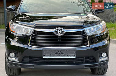 Внедорожник / Кроссовер Toyota Highlander 2014 в 