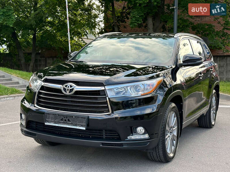 Внедорожник / Кроссовер Toyota Highlander 2014 в 