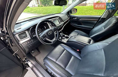 Внедорожник / Кроссовер Toyota Highlander 2014 в 