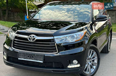 Внедорожник / Кроссовер Toyota Highlander 2014 в 