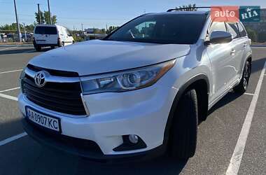Внедорожник / Кроссовер Toyota Highlander 2016 в Киеве