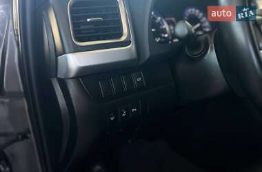 Позашляховик / Кросовер Toyota Highlander 2019 в 