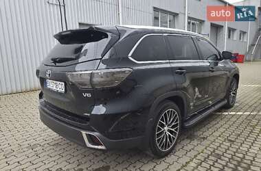 Позашляховик / Кросовер Toyota Highlander 2019 в 
