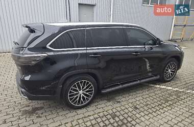 Позашляховик / Кросовер Toyota Highlander 2019 в 