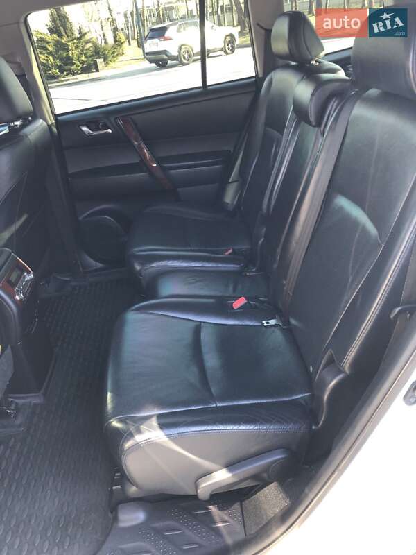 Позашляховик / Кросовер Toyota Highlander 2013 в Києві