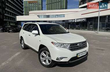 Позашляховик / Кросовер Toyota Highlander 2013 в 