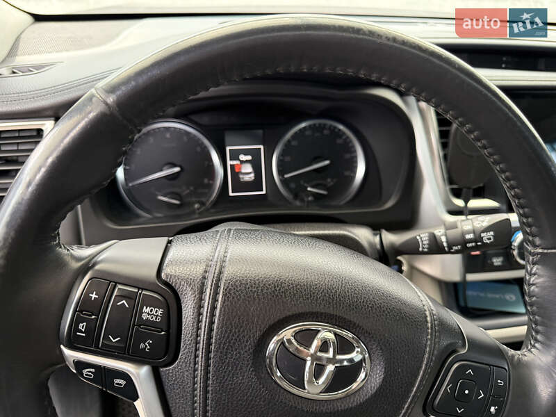 Позашляховик / Кросовер Toyota Highlander 2014 в Ірпені