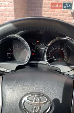 Позашляховик / Кросовер Toyota Highlander 2012 в 