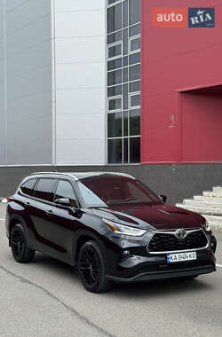 Внедорожник / Кроссовер Toyota Highlander 2023 в 
