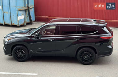 Внедорожник / Кроссовер Toyota Highlander 2023 в 