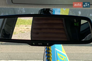 Внедорожник / Кроссовер Toyota Highlander 2011 в 