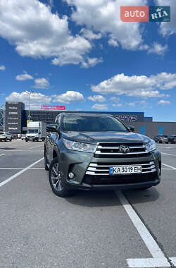Внедорожник / Кроссовер Toyota Highlander 2019 в Киеве
