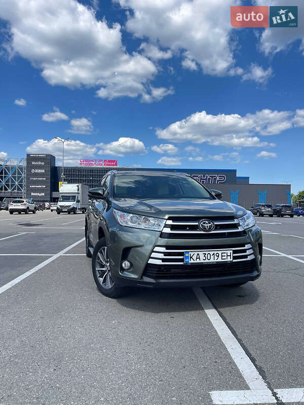 Внедорожник / Кроссовер Toyota Highlander 2019 в Киеве фото 2 Внедорожник / Кроссовер Toyota Highlander 2019 в Киеве
