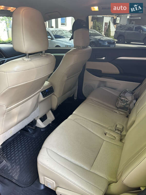 Внедорожник / Кроссовер Toyota Highlander 2014 в Полтаве фото 12 Внедорожник / Кроссовер Toyota Highlander 2014 в Полтаве
