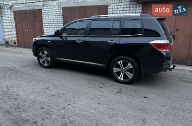 Внедорожник / Кроссовер Toyota Highlander 2012 в Черкассах