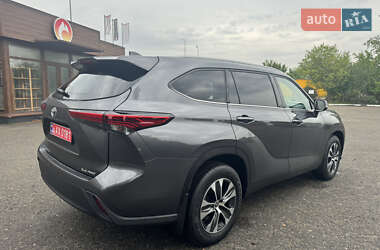 Позашляховик / Кросовер Toyota Highlander 2022 в 