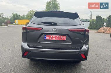 Позашляховик / Кросовер Toyota Highlander 2022 в 