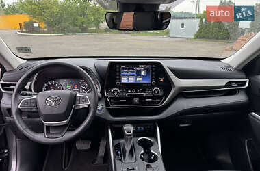 Позашляховик / Кросовер Toyota Highlander 2022 в 