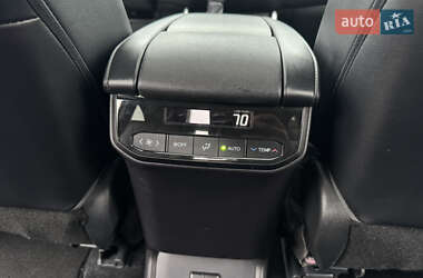 Позашляховик / Кросовер Toyota Highlander 2022 в 
