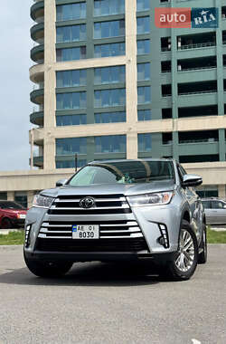 Внедорожник / Кроссовер Toyota Highlander 2018 в Днепре