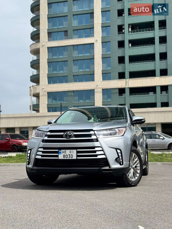 Позашляховик / Кросовер Toyota Highlander 2018 в Дніпрі фото 2 Позашляховик / Кросовер Toyota Highlander 2018 в Дніпрі