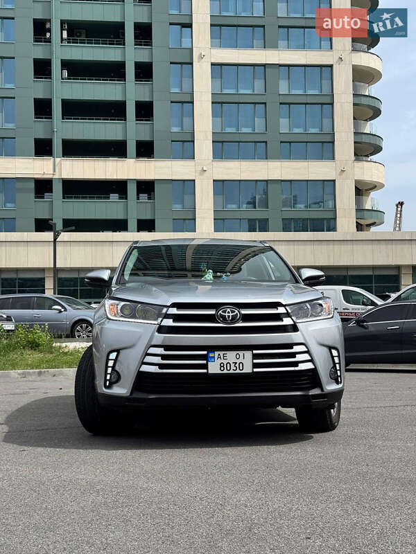 Позашляховик / Кросовер Toyota Highlander 2018 в Дніпрі фото 3 Позашляховик / Кросовер Toyota Highlander 2018 в Дніпрі