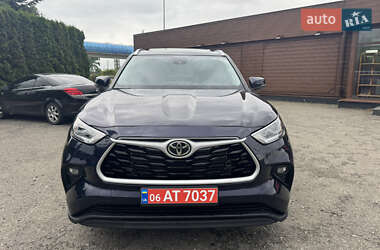 Внедорожник / Кроссовер Toyota Highlander 2022 в 