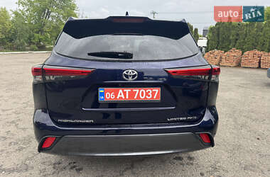 Внедорожник / Кроссовер Toyota Highlander 2022 в 