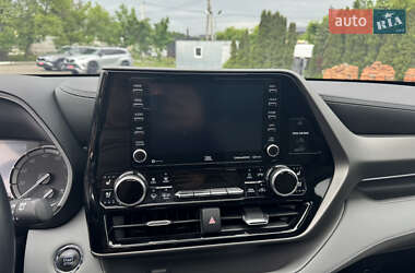 Внедорожник / Кроссовер Toyota Highlander 2022 в 
