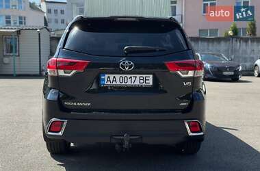 Внедорожник / Кроссовер Toyota Highlander 2019 в 