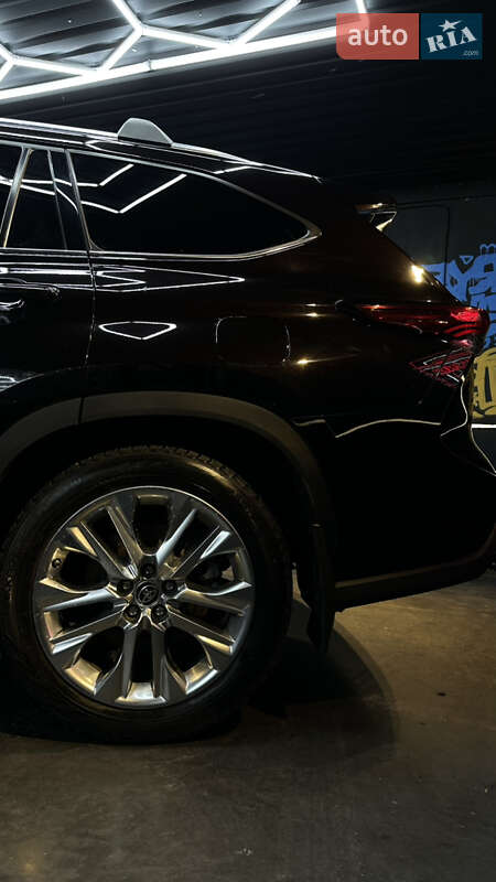 Внедорожник / Кроссовер Toyota Highlander 2020 в Киеве