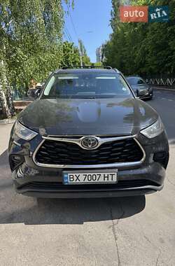 Внедорожник / Кроссовер Toyota Highlander 2020 в Хмельницком