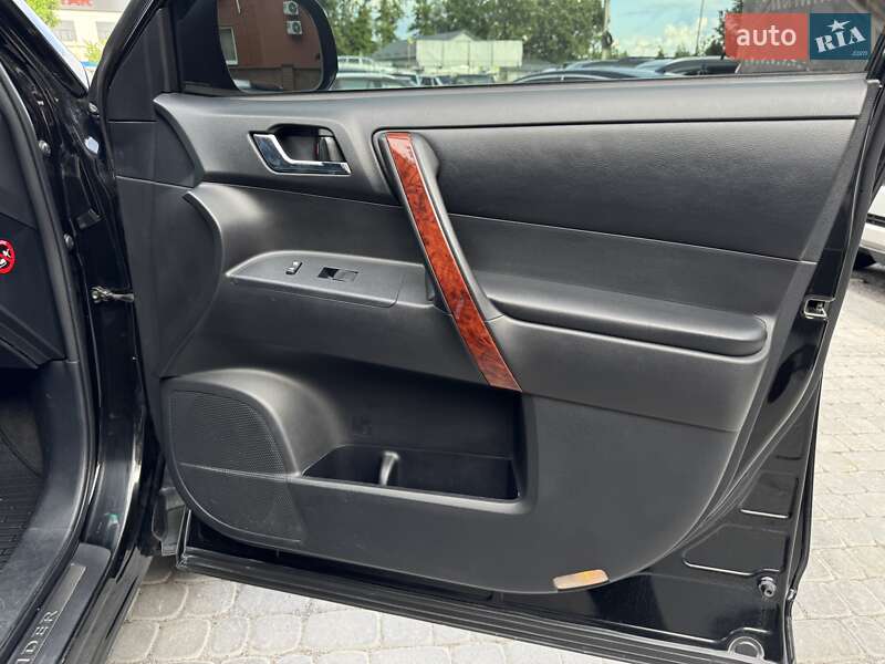 Внедорожник / Кроссовер Toyota Highlander 2011 в Виннице