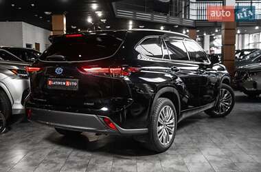 Внедорожник / Кроссовер Toyota Highlander 2024 в 