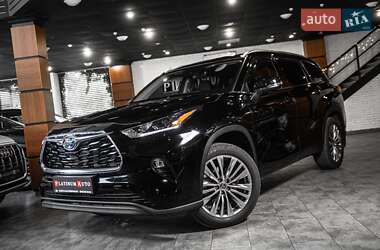 Внедорожник / Кроссовер Toyota Highlander 2024 в 