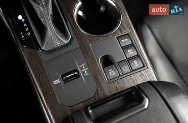 Внедорожник / Кроссовер Toyota Highlander 2024 в 