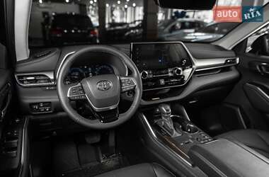 Внедорожник / Кроссовер Toyota Highlander 2024 в 