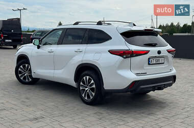 Позашляховик / Кросовер Toyota Highlander 2023 в 