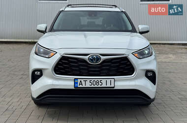 Позашляховик / Кросовер Toyota Highlander 2023 в 