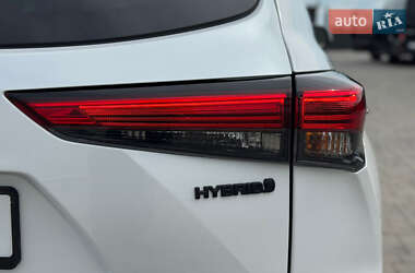 Позашляховик / Кросовер Toyota Highlander 2023 в 