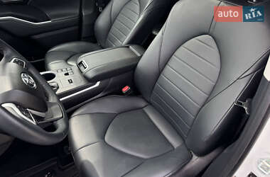 Позашляховик / Кросовер Toyota Highlander 2023 в 