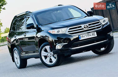 Позашляховик / Кросовер Toyota Highlander 2012 в 