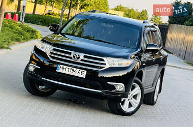 Позашляховик / Кросовер Toyota Highlander 2012 в 