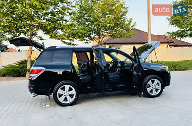 Позашляховик / Кросовер Toyota Highlander 2012 в 